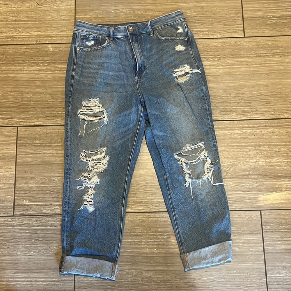 American Eagle “Mom Jeans”